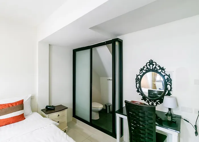 Narastay @ Phrom Phong 3*